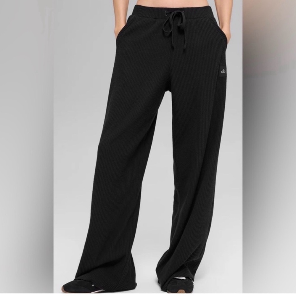 Alo XXS Muse wide leg black pants NWT
